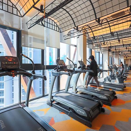 Scarletz Suites By Mykey 쿠알라룸푸르 외부 사진 The gym at the 39th floor