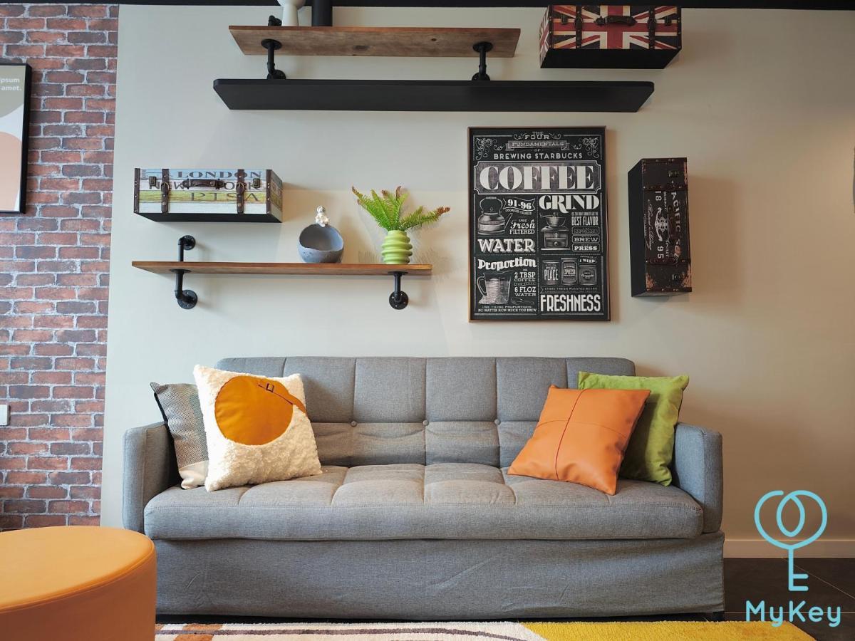 Scarletz Suites By Mykey 쿠알라룸푸르 외부 사진 A Mukey apartment in Tokyo