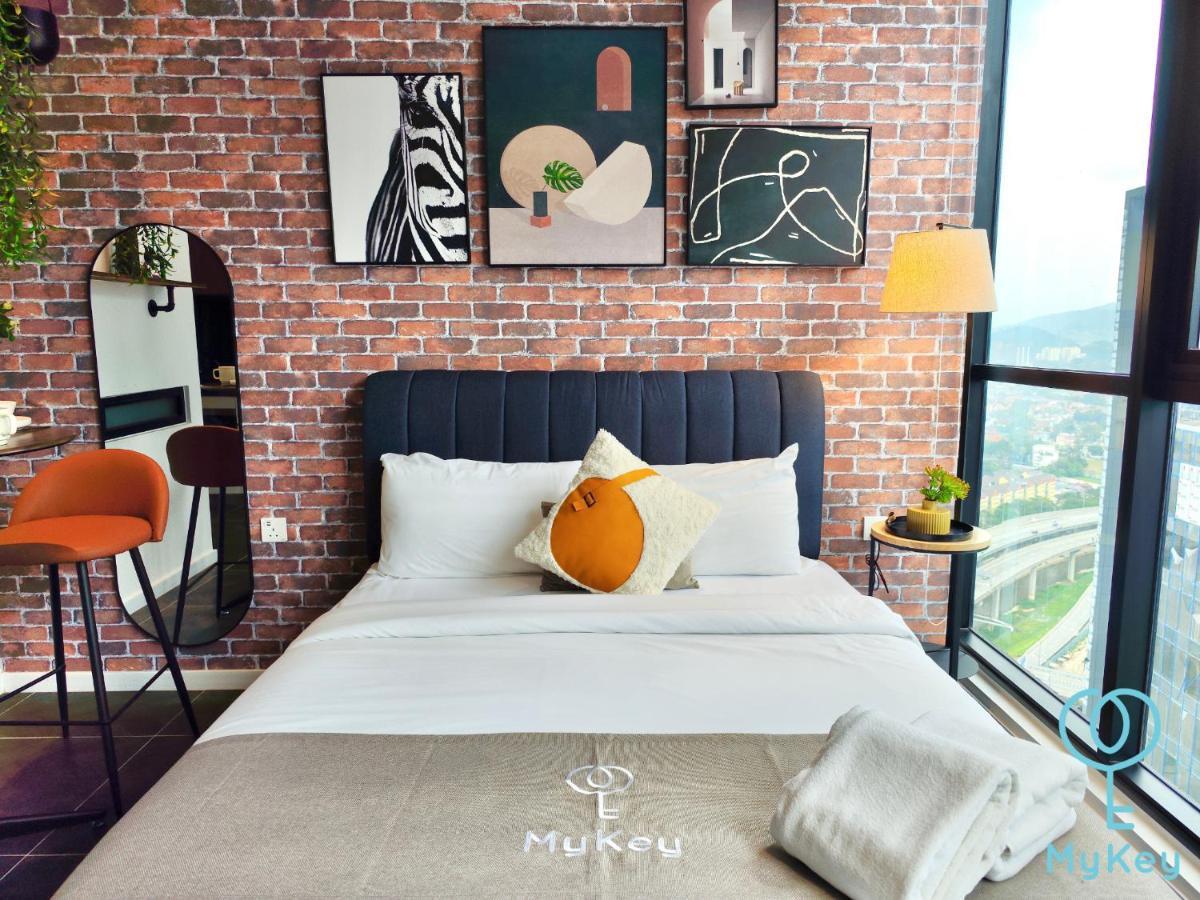 Scarletz Suites By Mykey 쿠알라룸푸르 외부 사진 Bedroom