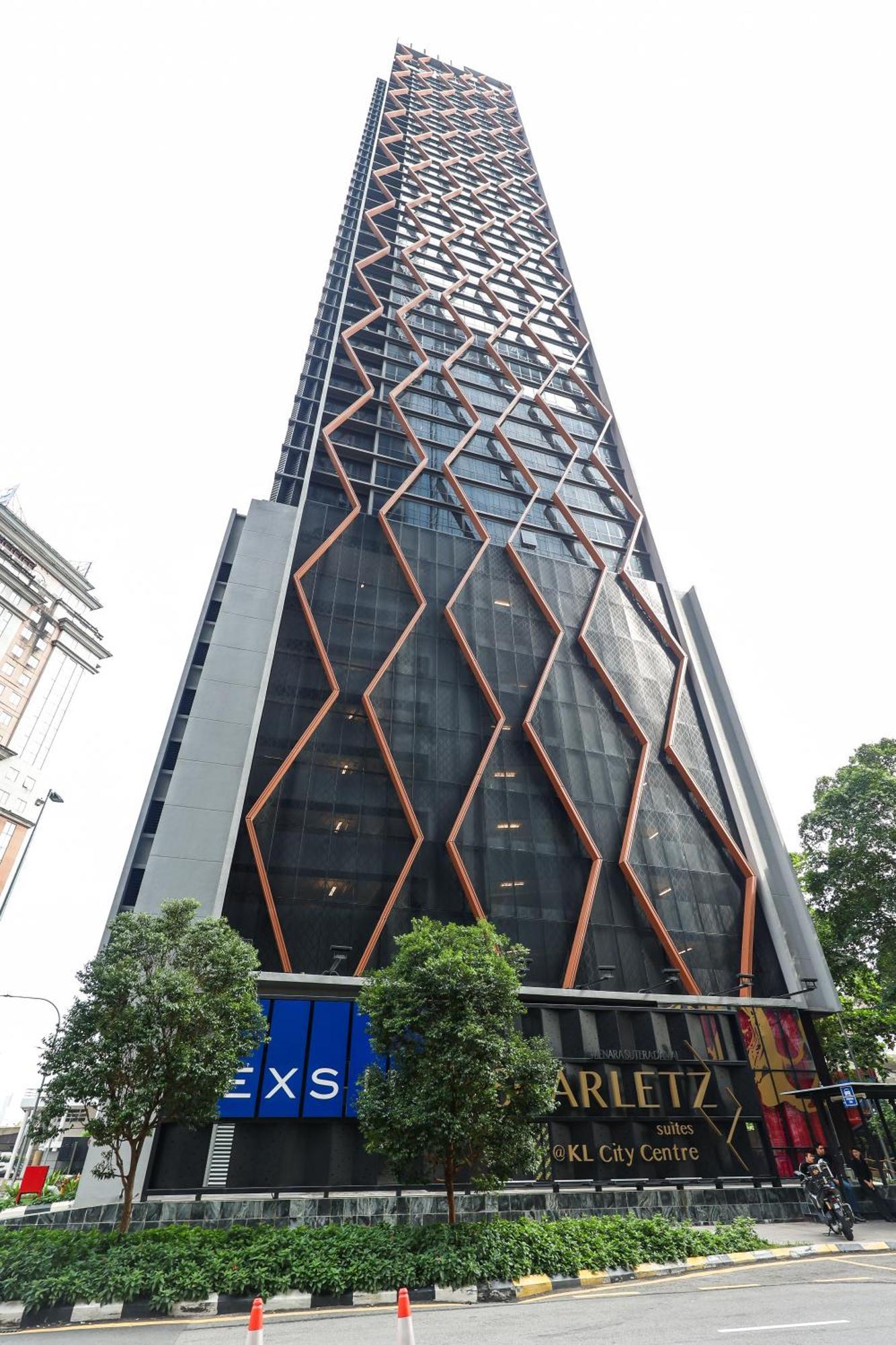 Scarletz Suites By Mykey 쿠알라룸푸르 외부 사진 The building's facade